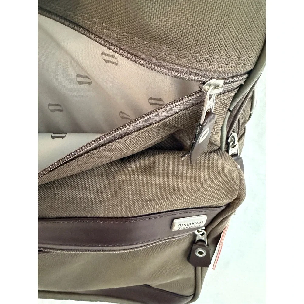 American Tourister‎ Messenger Bag Olive Canvas Crossbody Travel Bag Brown Trim